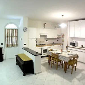 Apartment A Casa, Deiva Marina