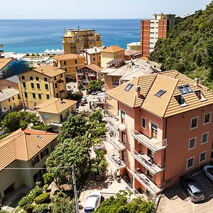 Apartment In Piazzetta, Deiva Marina